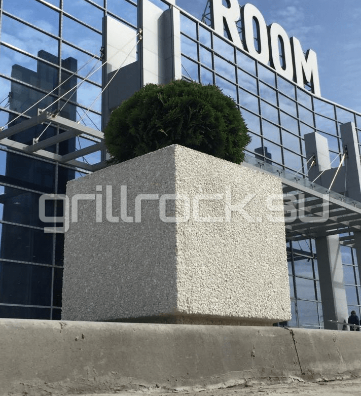 Цветочный вазон «Квадрат» бетонный уличный с каменной крошкой